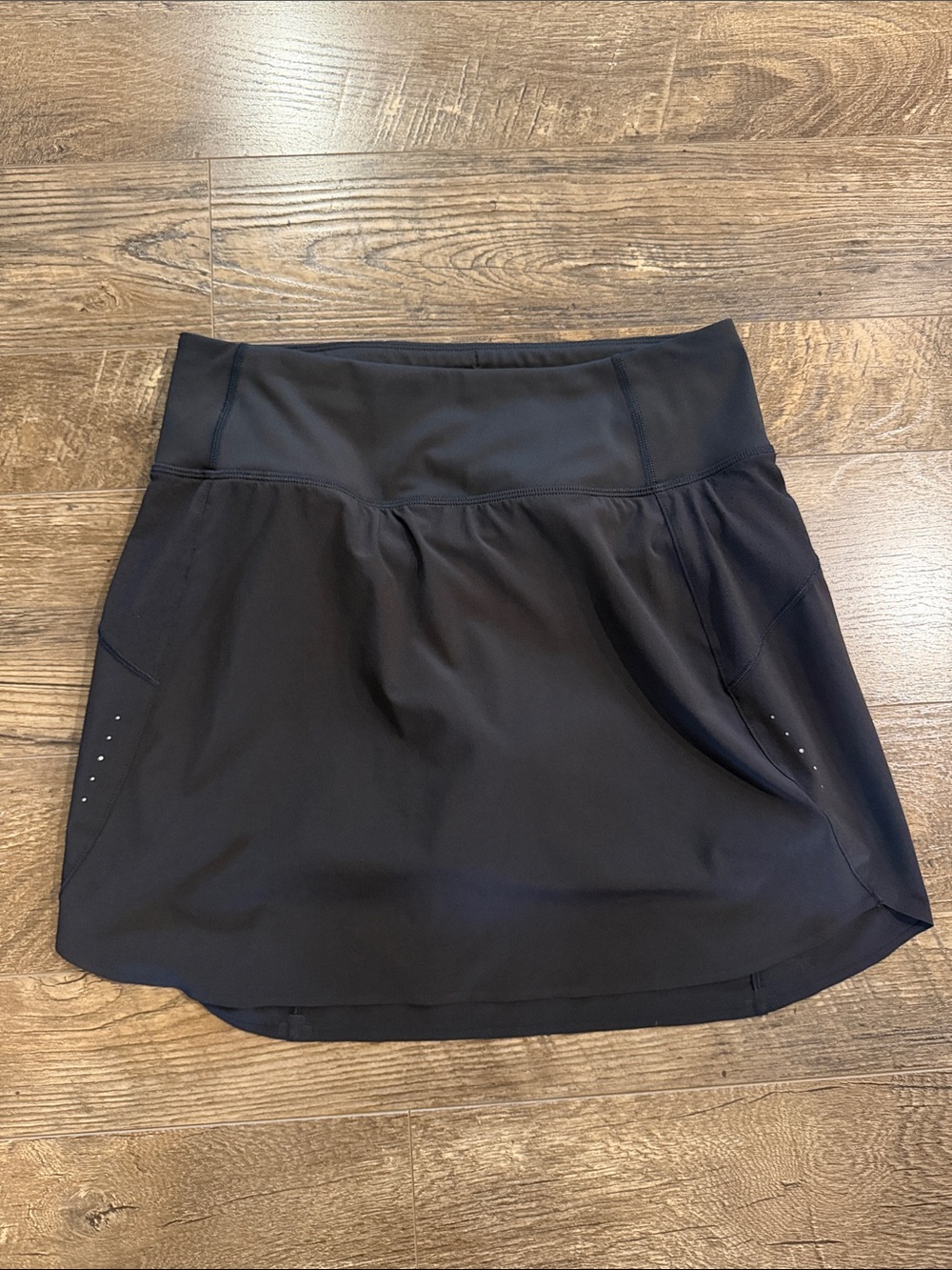 Athleta Black Run With It Athletic Skirt with Built-In Shorts Size Small